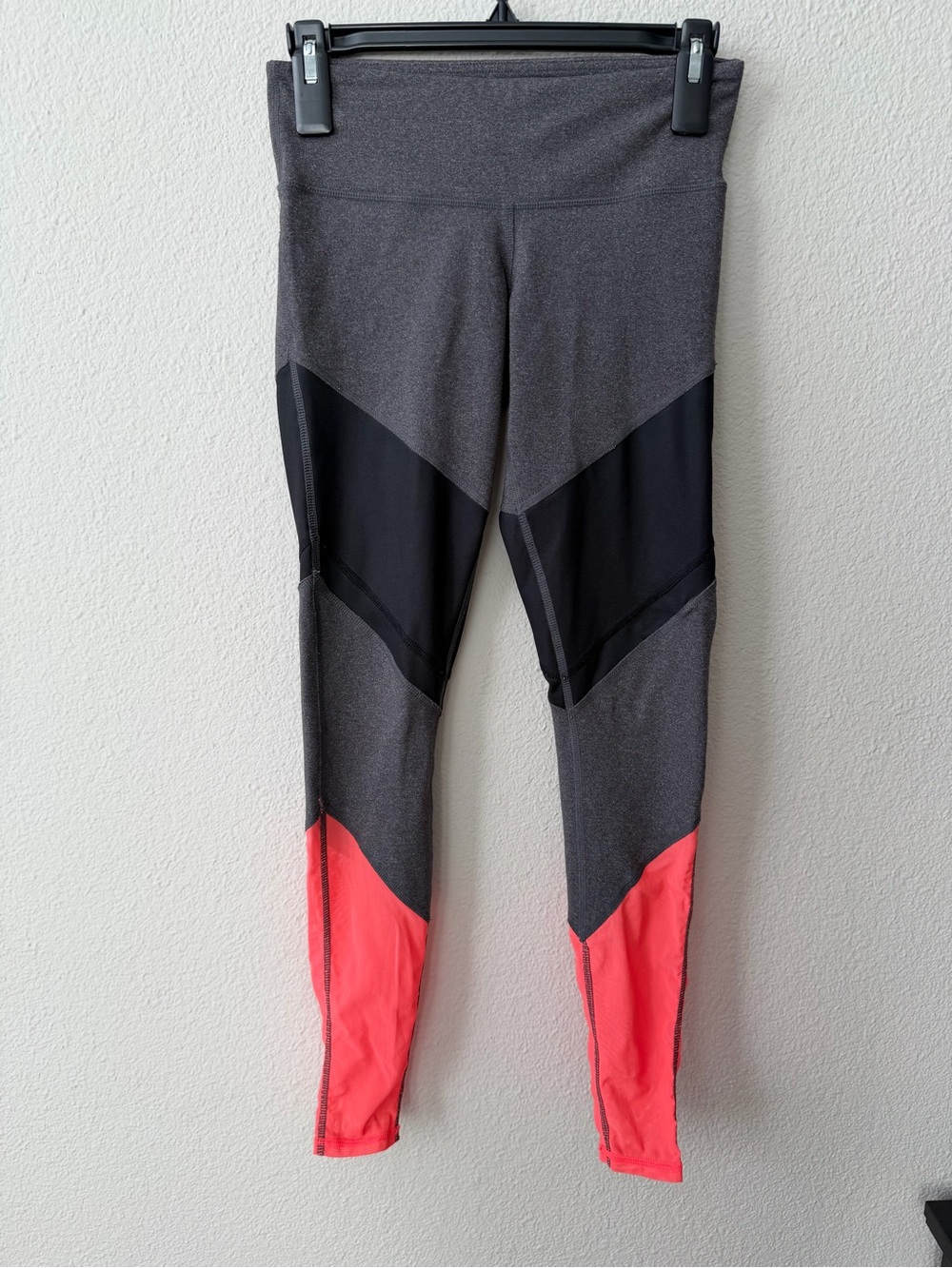 Alo Yoga Colorblock Performance Leggings